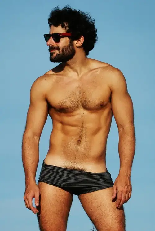 கூரியர் பையன் அவலை நினைச்சு உரலை குத்துன கதை